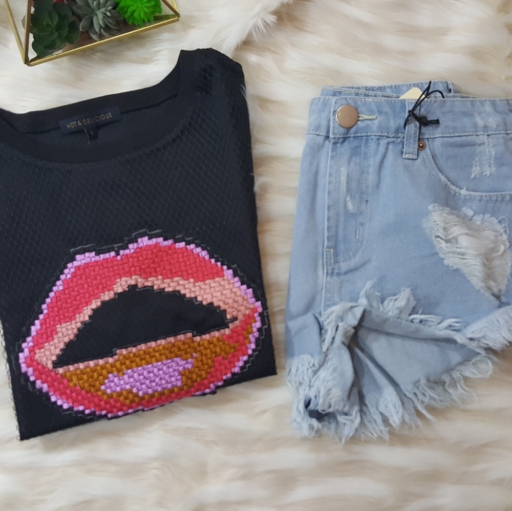 Embroidered Fishnet Crop Top - Picture 7 of 7